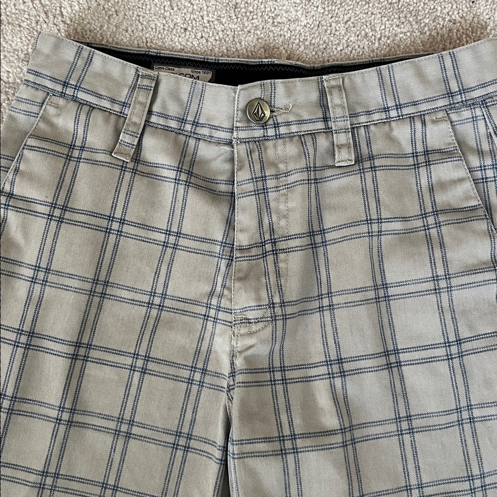 Volcom boy shorts - Picture 2 of 7